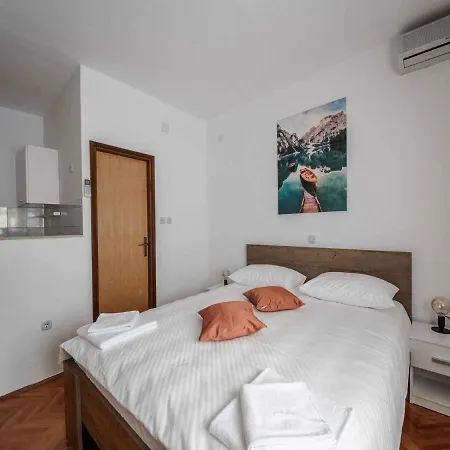 In - Paklenica Riviera 41711