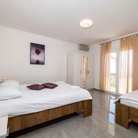 Apartment In - Paklenica Riviera 41711 Seline